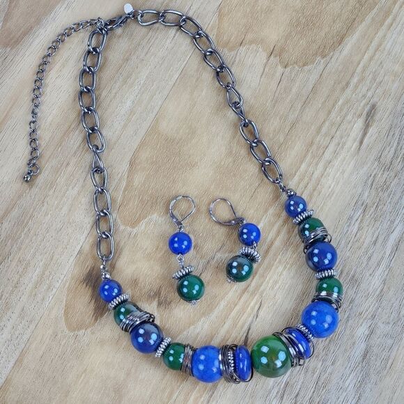 🩵Premier "Dive In" Blue & Green Dangling Earrings - Picture 8 of 8